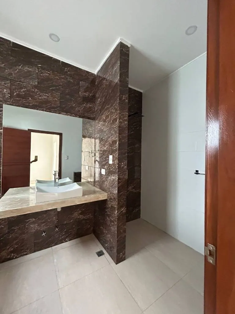 Brand-new 3-bedroom house for rent in the 8th ring: foto 6 de 9
