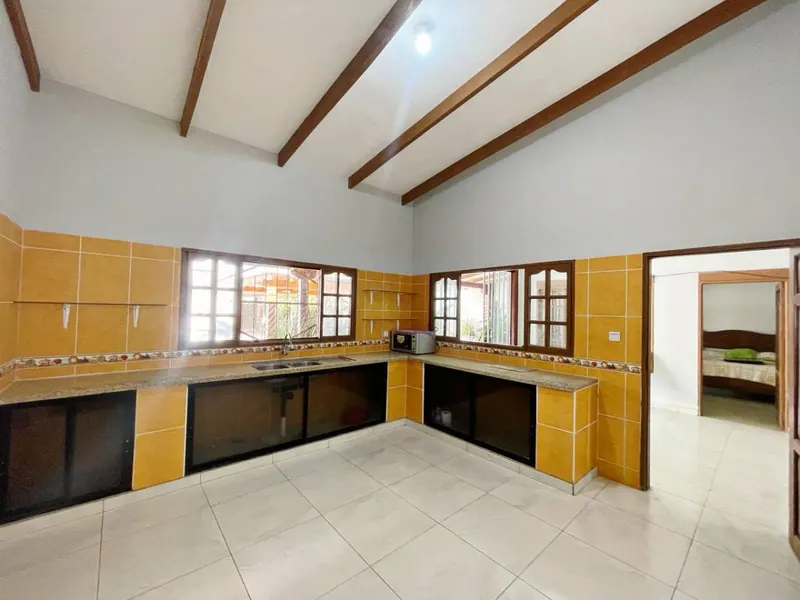 Casa con departamento independiente en venta en el Urubó, Los Batos: foto 4 de 6