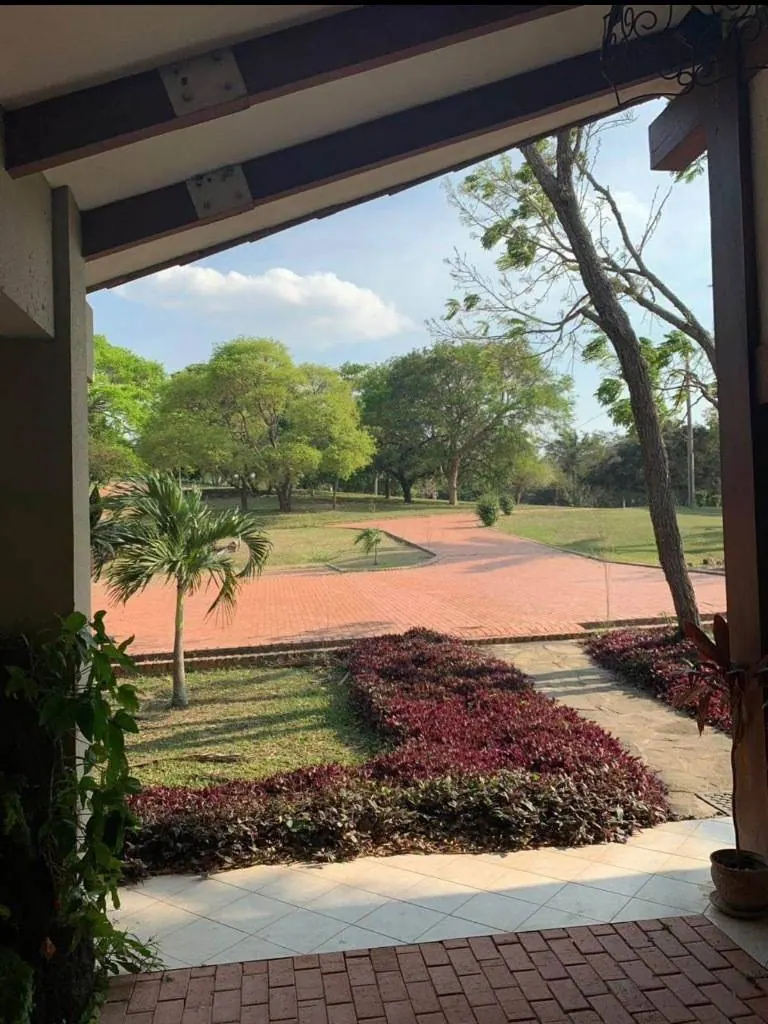 Terreno de 697,31 m² en venta en el condominio Jade del Urubó: foto 8 de 10