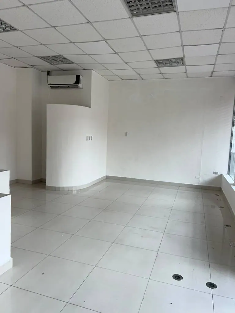 147.43 m² commercial space for rent in the Oriente building: foto 4 de 14