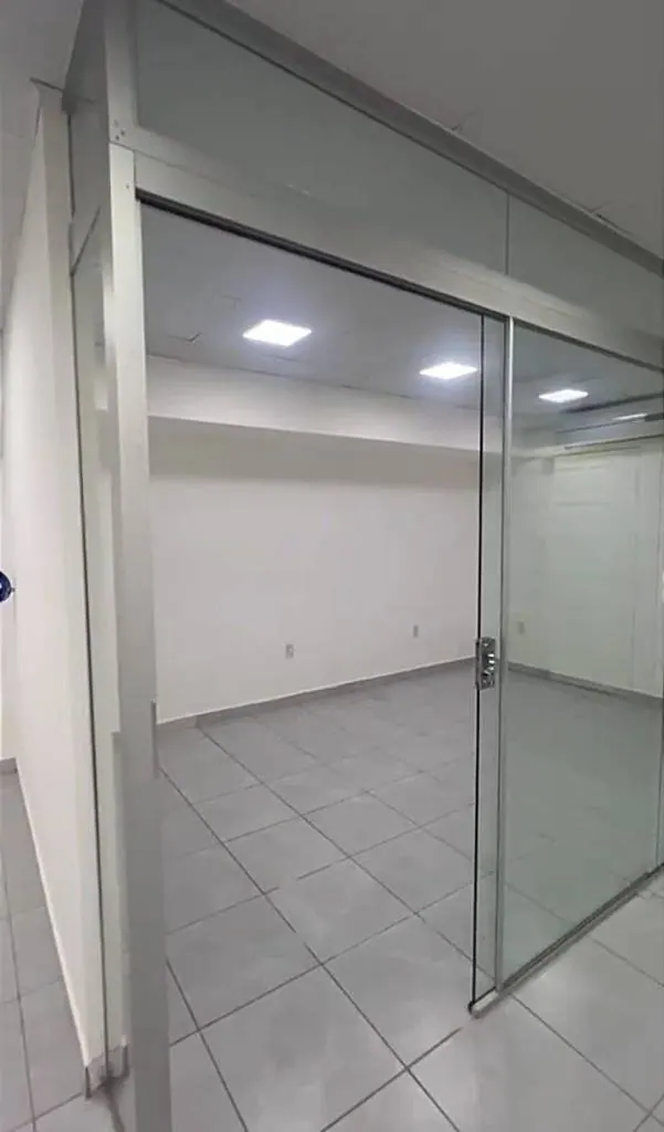 147.43 m² commercial space for rent in the Oriente building: foto 10 de 14