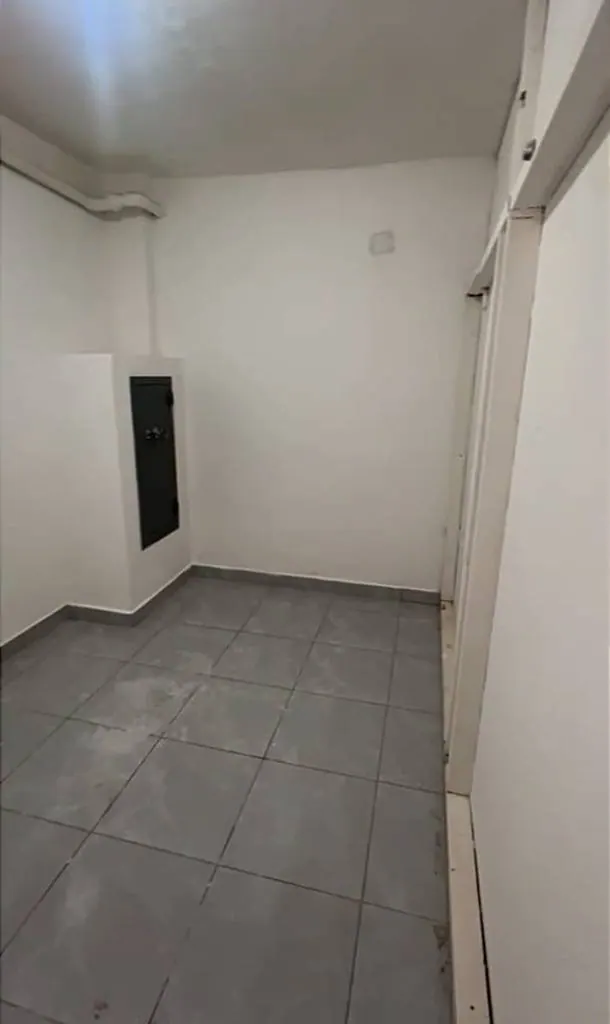 147.43 m² commercial space for rent in the Oriente building: foto 11 de 14