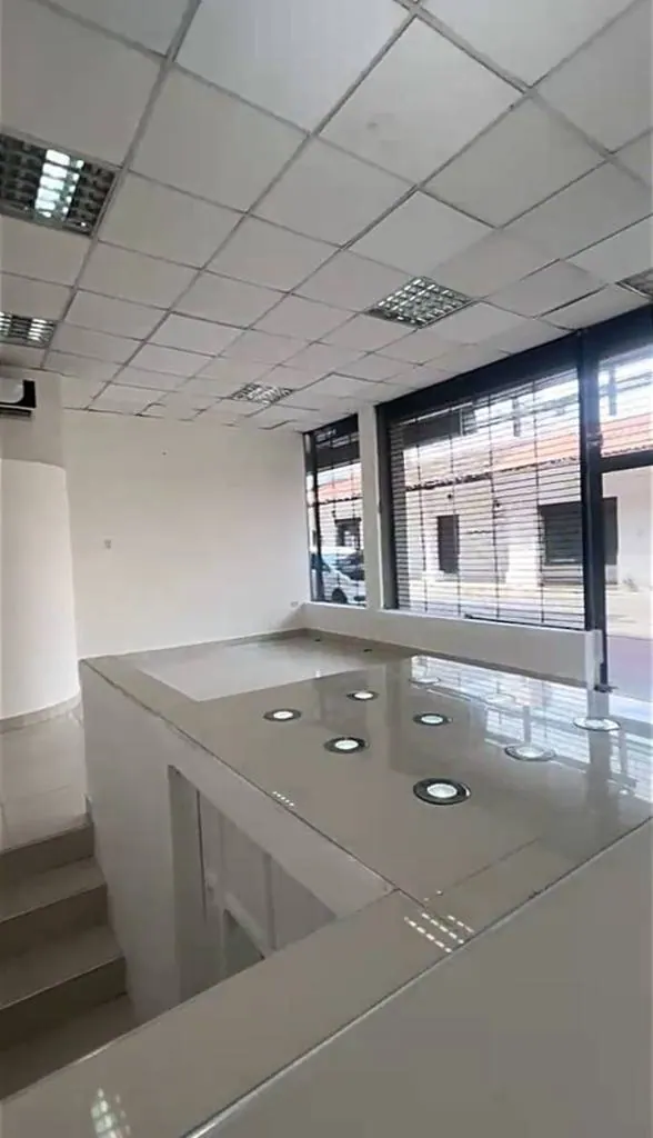 147.43 m² commercial space for rent in the Oriente building: foto 13 de 14