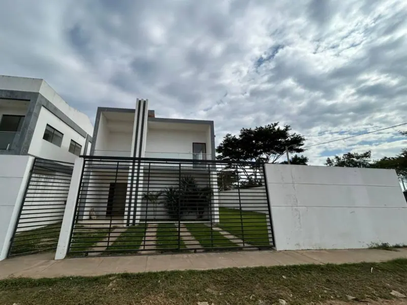 Casa a estrenar de 3 dormitorios en venta en la Zona Sur, 2 plantas: foto 1 de 12