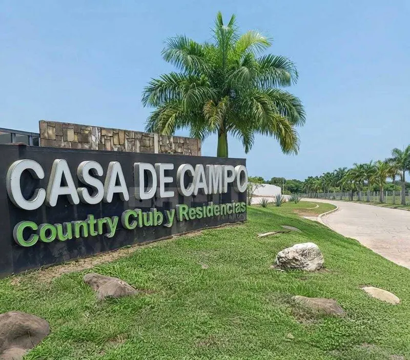680.69 m² lot for sale in the Casa de Campo gated community: foto 2 de 7