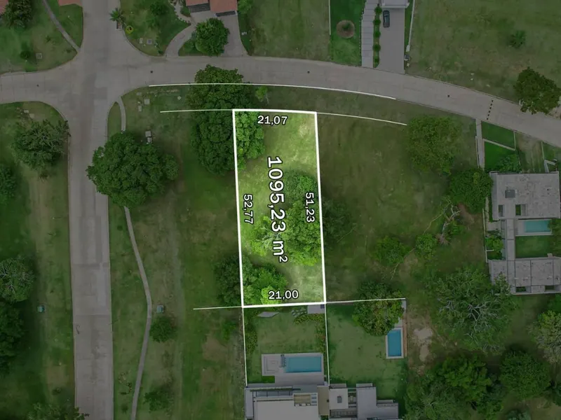 Terreno de 1.095 m² en venta en La Hacienda del Urubó: foto 3 de 7