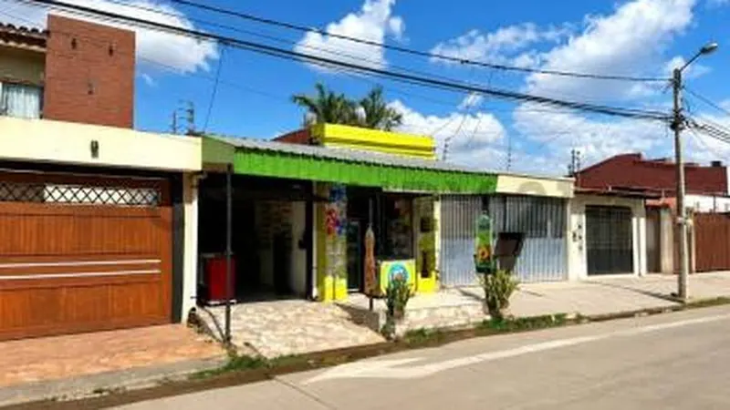 Casa con tienda comercial en venta sobre la Prolongación Beni: foto 3 de 5