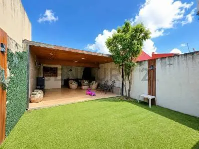 Casa con tienda comercial en venta sobre la Prolongación Beni: foto 5 de 5
