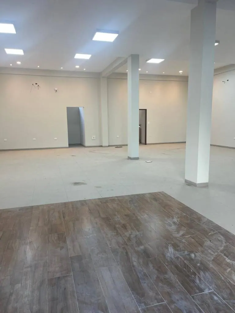 Local comercial de 245 m² en alquiler sobre la carretera a Porongo: foto 2 de 5