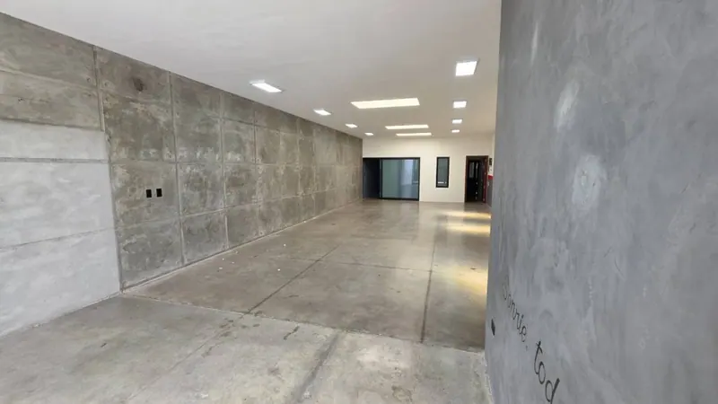 Local comercial en venta en la Zona Este, sobre la Av. Guapay: foto 4 de 7