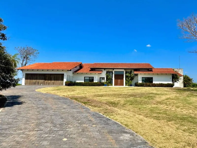 Furnished 4-bedroom house for rent in Tarumatú, Urubó