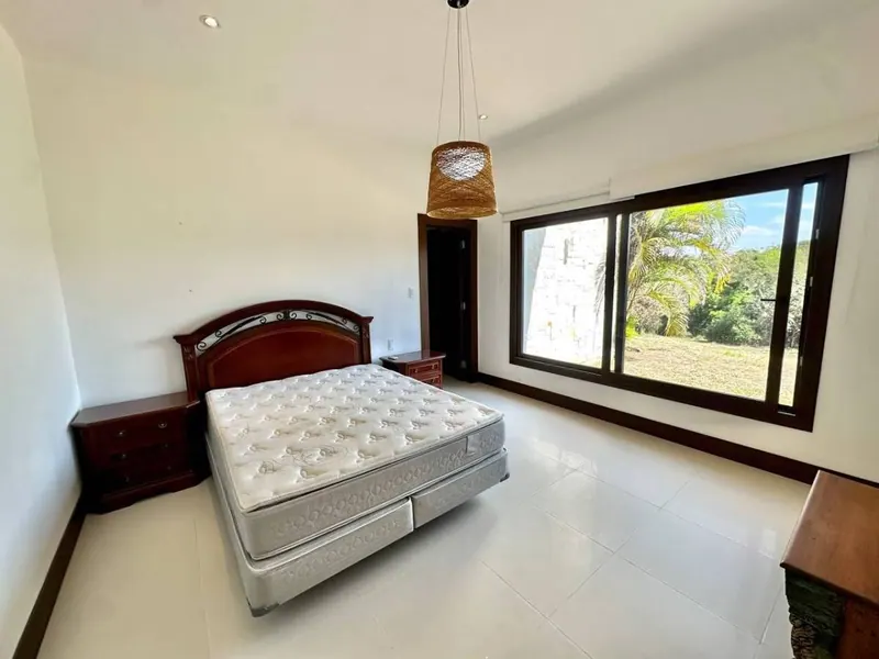 Casa amoblada de 4 dormitorios en alquiler en Tarumatú, Urubó: foto 5 de 33