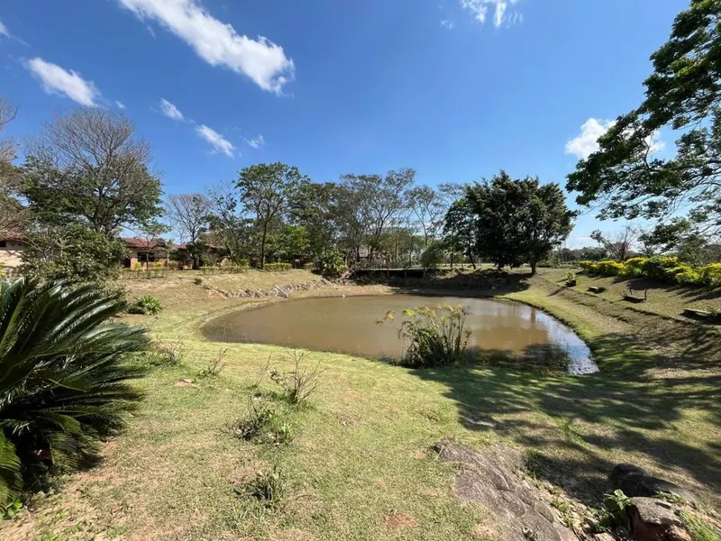 Quinta de 3 hectáreas en venta en Cotoca, con piscinas y cabañas