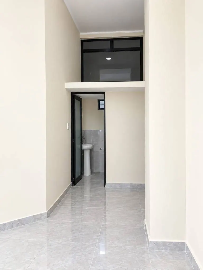 90 m² commercial space for rent on a corner on Radial 17 1/2: foto 4 de 4
