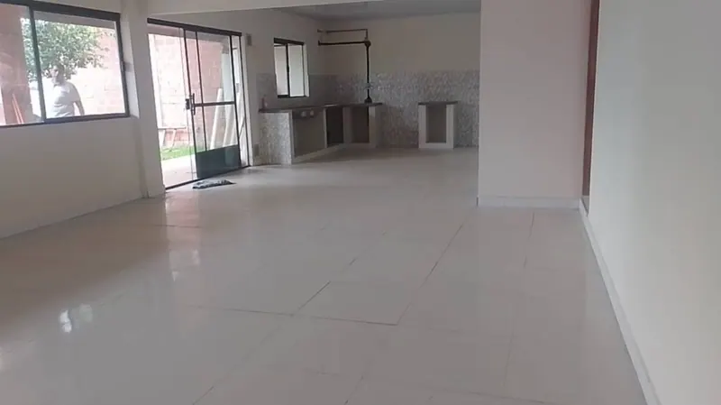 Casa de 4 dormitorios en alquiler en la Urb. Leonidas, Zona Este: foto 4 de 10