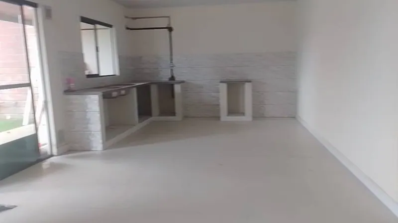 Casa de 4 dormitorios en alquiler en la Urb. Leonidas, Zona Este: foto 5 de 10