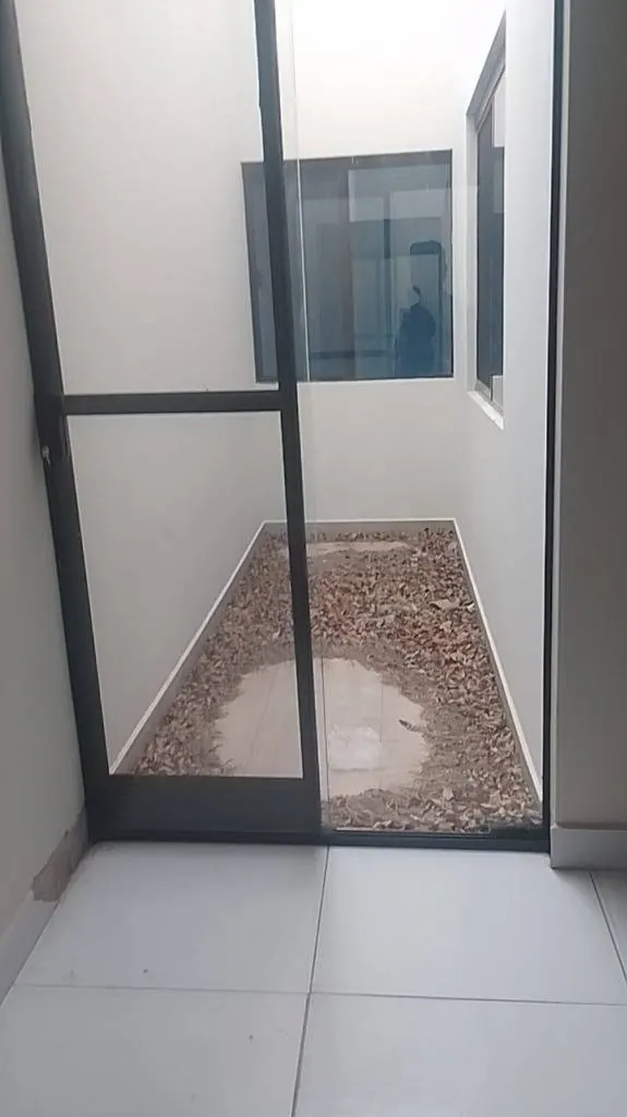 Casa de 4 dormitorios en alquiler en la Urb. Leonidas, Zona Este: foto 9 de 10