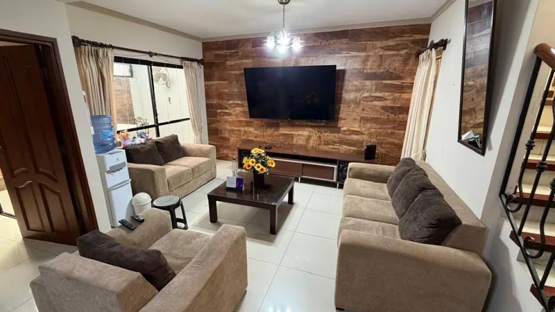 Furnished 3-bedroom house for rent on Av. Paraguá: foto 2 de 15