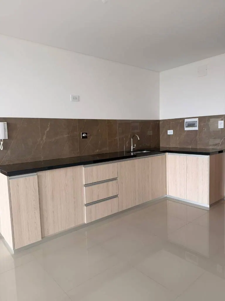 Departamento de 1 dormitorio en venta en In Tower, Urubó: foto 3 de 12