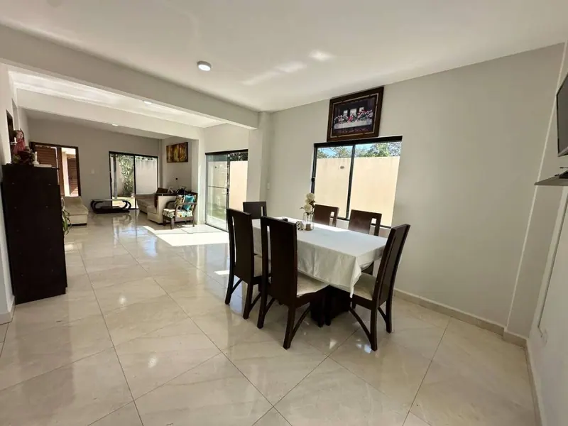 Casa en esquina de 2 plantas en venta en la Zona Norte, km 10: foto 10 de 35