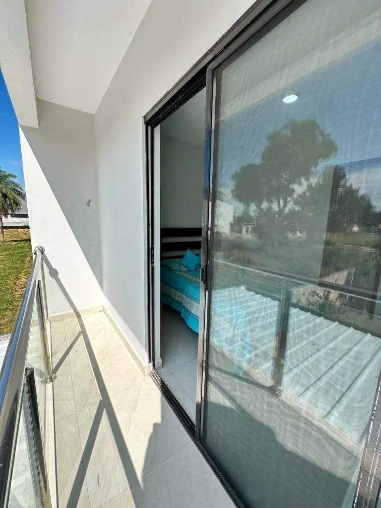 Casa en esquina de 2 plantas en venta en la Zona Norte, km 10: foto 25 de 35