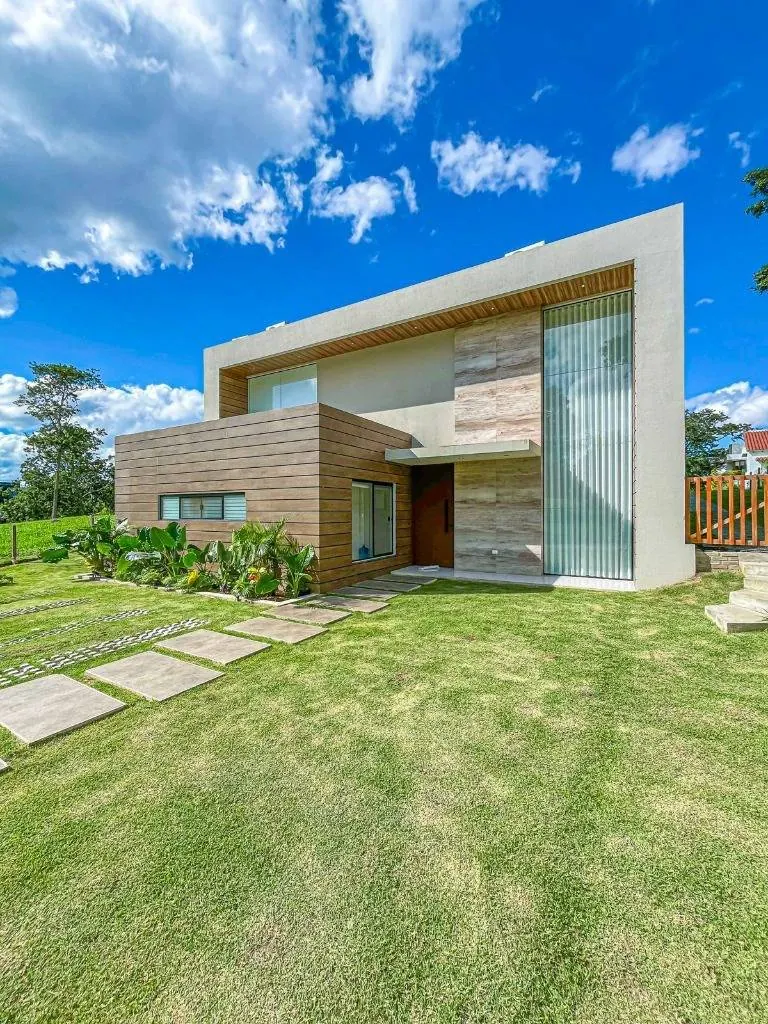 Casa de 3 dormitorios en venta en el condominio Urubó Golf