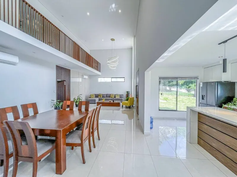 Casa de 3 dormitorios en venta en el condominio Urubó Golf: foto 3 de 21