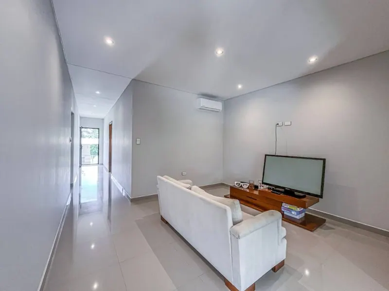 Casa de 3 dormitorios en venta en el condominio Urubó Golf: foto 10 de 21