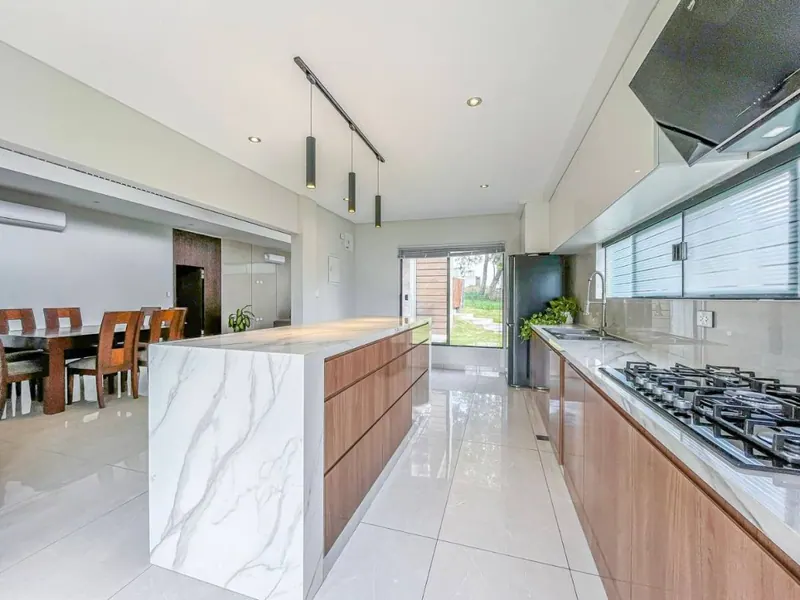 Casa de 3 dormitorios en venta en el condominio Urubó Golf: foto 16 de 21