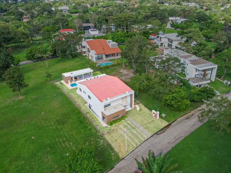Casa de 3 dormitorios en venta en el condominio Urubó Golf: foto 20 de 21