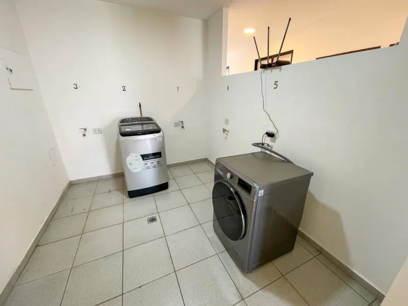 Monoambiente en alquiler en el Centro, cerca de la plaza principal: foto 6 de 9