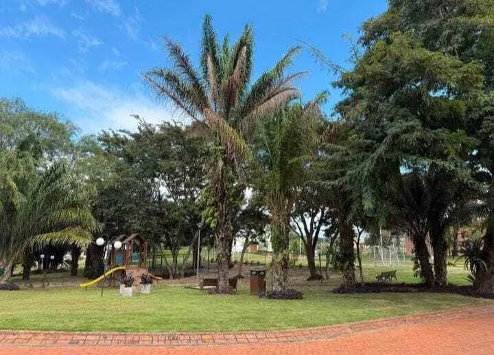 Terreno de 963,96 m² en venta en el condominio La Floresta, Urubó: foto 3 de 5