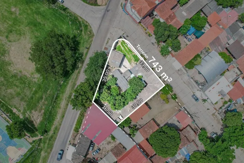 Terreno en esquina de 743 m² en venta sobre la av. Vallegrande: foto 2 de 3