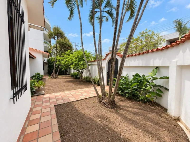 Corner house for rent in Los Cusis, commercial use: foto 3 de 16