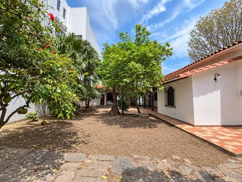 Corner house for rent in Los Cusis, commercial use: foto 10 de 16