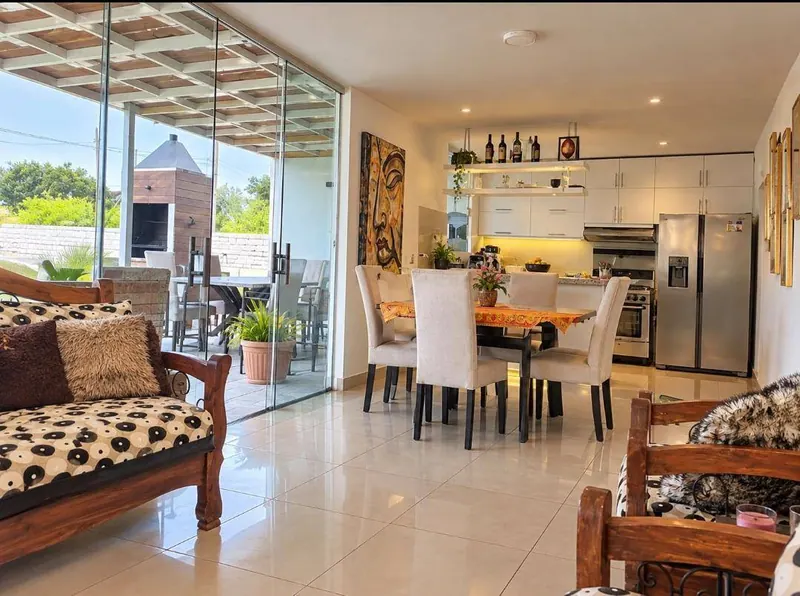 Casa de 4 dormitorios en venta en el condominio Lomas del Sur, Urubó: foto 3 de 9