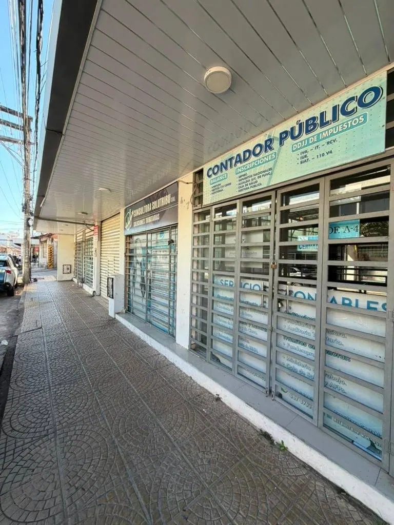 Galería con 11 locales comerciales en venta sobre la calle Bolívar: foto 2 de 13