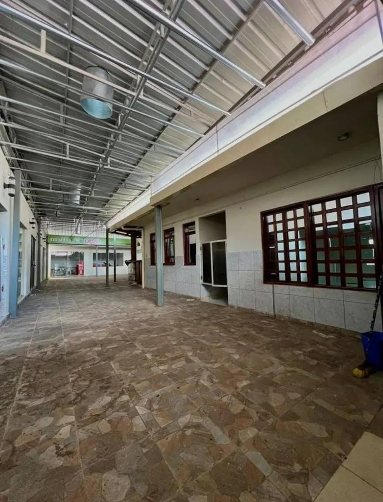 Galería con 11 locales comerciales en venta sobre la calle Bolívar: foto 10 de 13