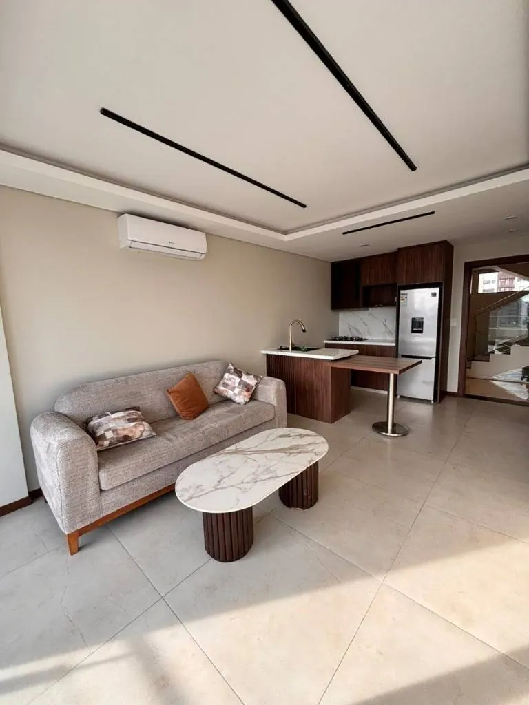 Departamento de 1 dormitorio amoblado en alquiler en Golden Tower: foto 1 de 15