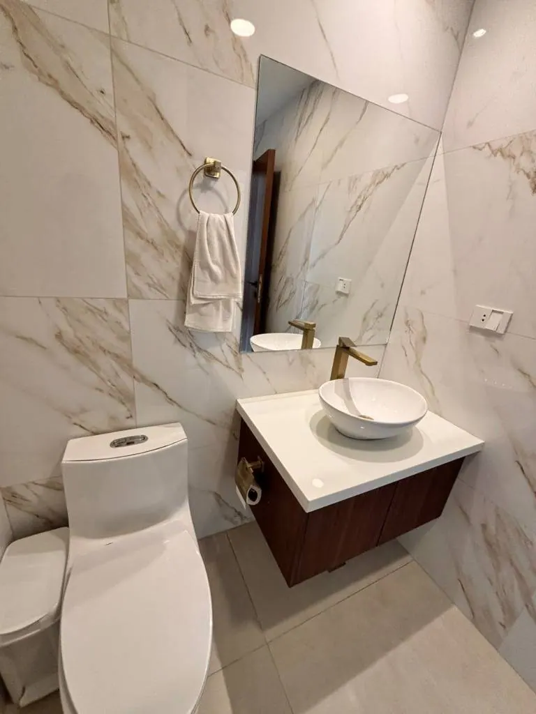 Departamento de 1 dormitorio amoblado en alquiler en Golden Tower: foto 5 de 15