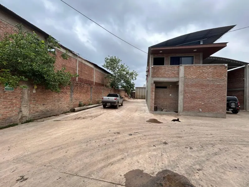 Galpón en venta en el Parque Industrial, terreno de 860 m²: foto 12 de 14