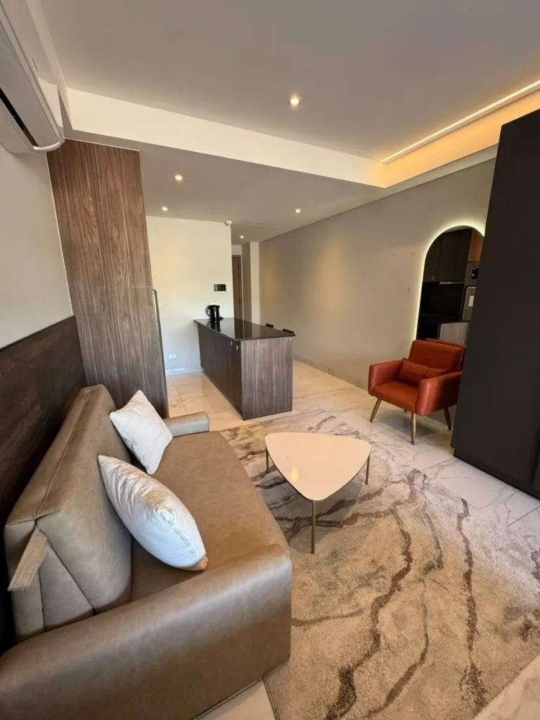 Furnished studio for rent in Luxe Suites, Equipetrol: foto 8 de 19