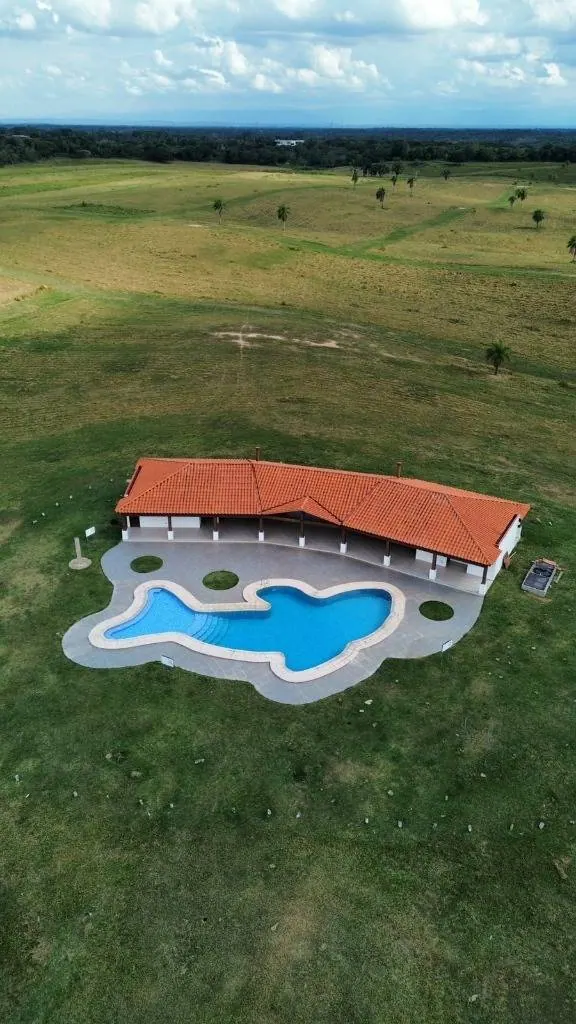 Terreno de 306,63 m² en venta en el complejo Urubó 3, Urubó: foto 1 de 8