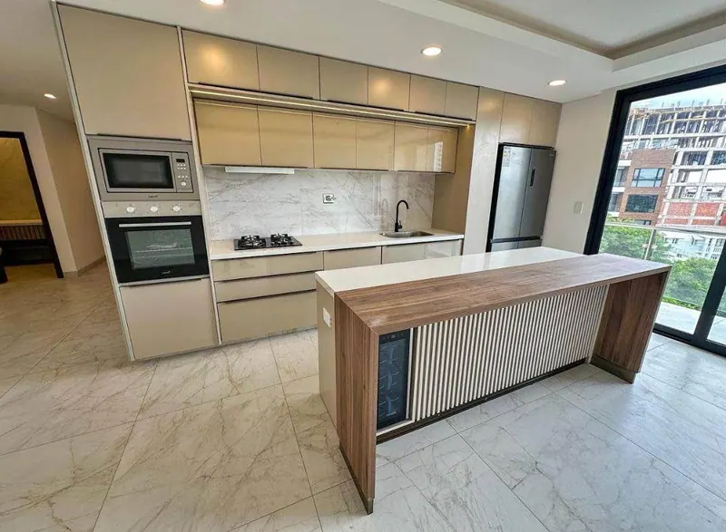 Departamento de 3 dormitorios en venta en Condado VI, Equipetrol: foto 1 de 9