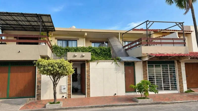 Furnished studio for rent on Av. Roca y Coronado