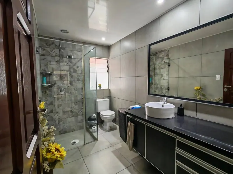 Casa de uso comercial en venta sobre el 3er anillo, Zona Norte: foto 5 de 21