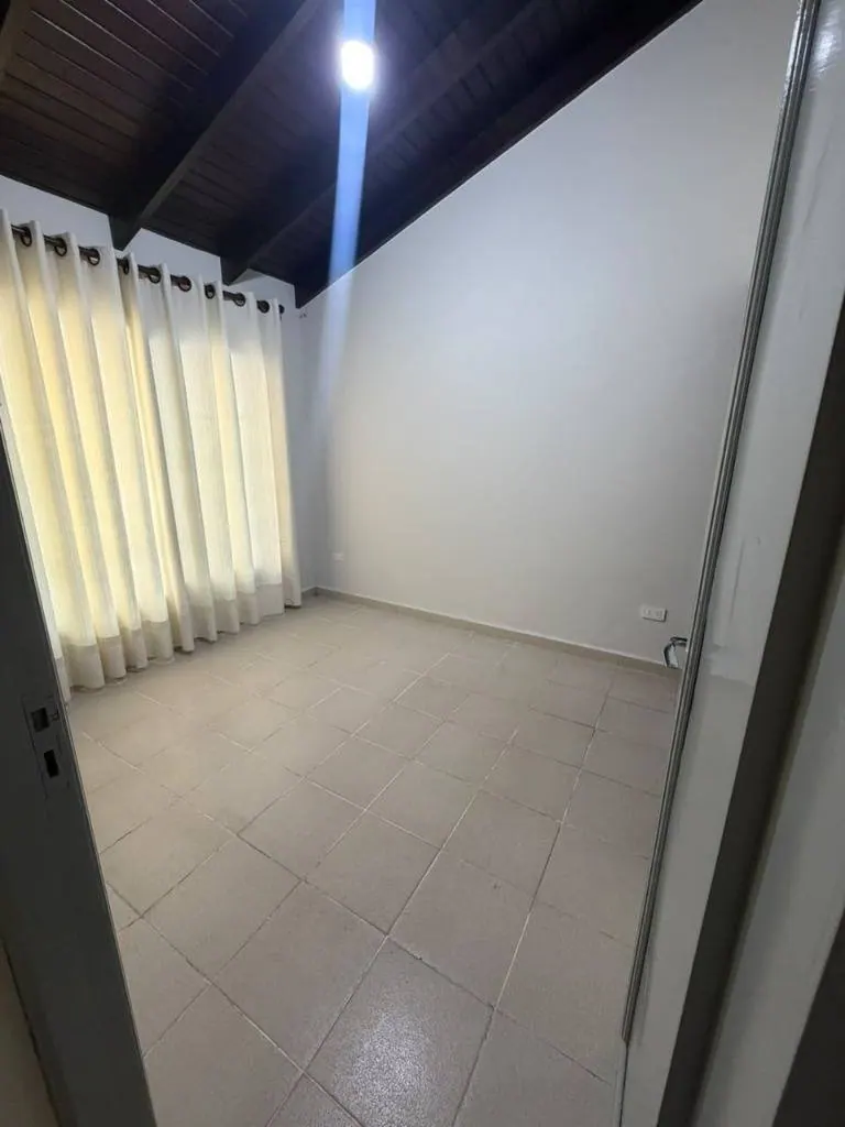 4-bedroom house for rent in Urbarí, home or business: foto 6 de 15