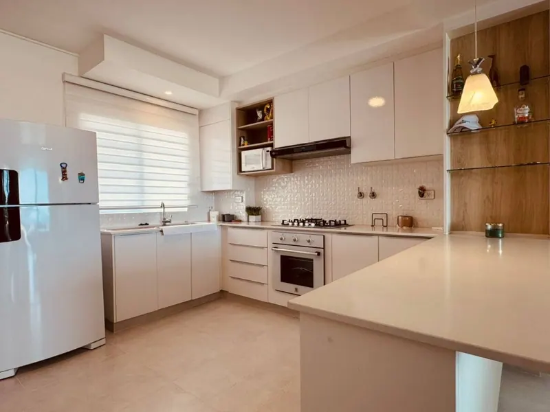 Departamento amoblado de 2 dormitorios en venta en Mar Adentro, Urubó: foto 3 de 9