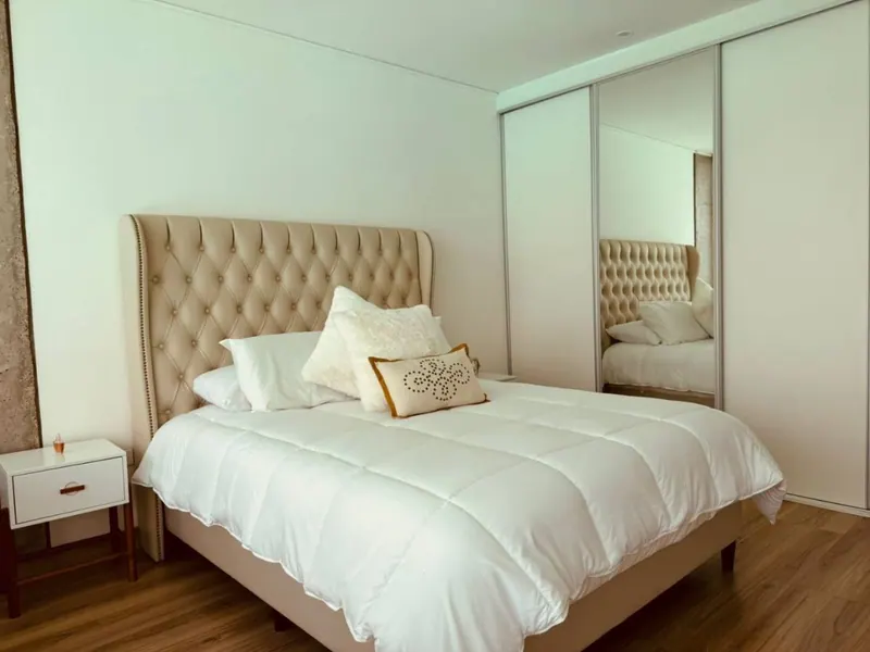 Departamento amoblado de 2 dormitorios en venta en Mar Adentro, Urubó: foto 6 de 9