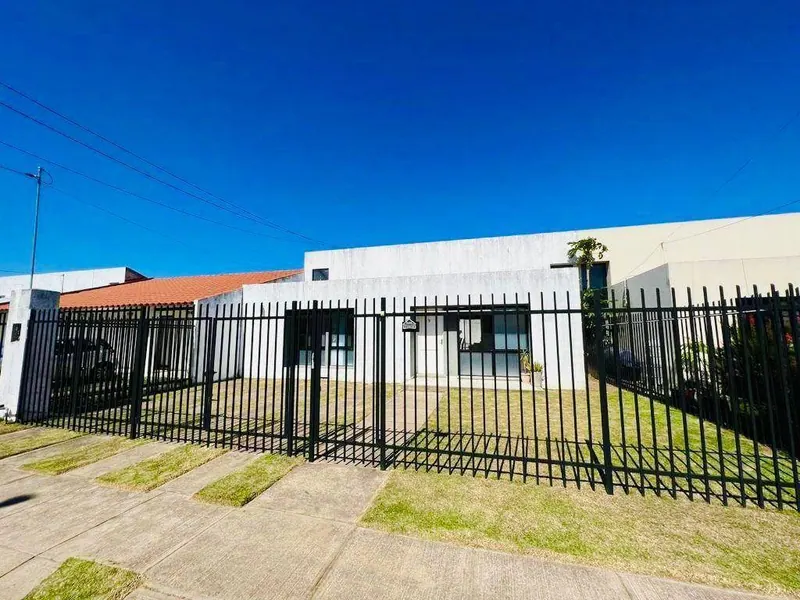 Casa de 3 dormitorios en venta en Remanso 3, Zona Norte, 300 m²